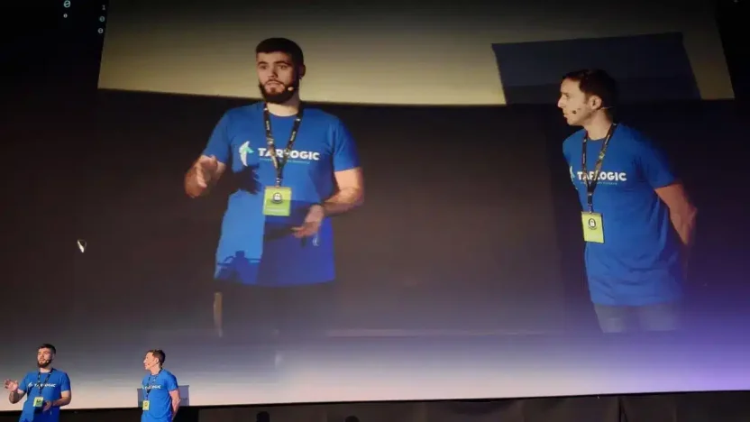 Antonio Vázquez Blanco y Miguel Tarascó, en la presentación de la investigación en la RootedCON